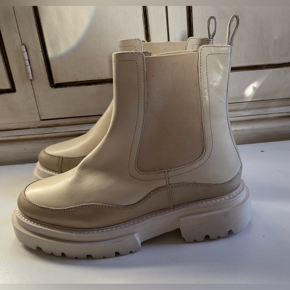 SEYCHELLES Los Angeles Savor The Moment Leather Lugged boots off white 7.5